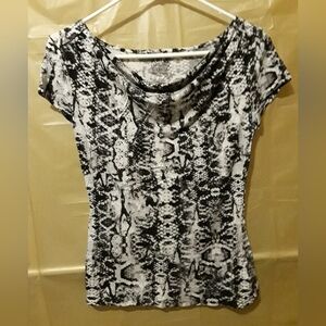 APT 9 Monochrome Patterned Short Sleeve Top